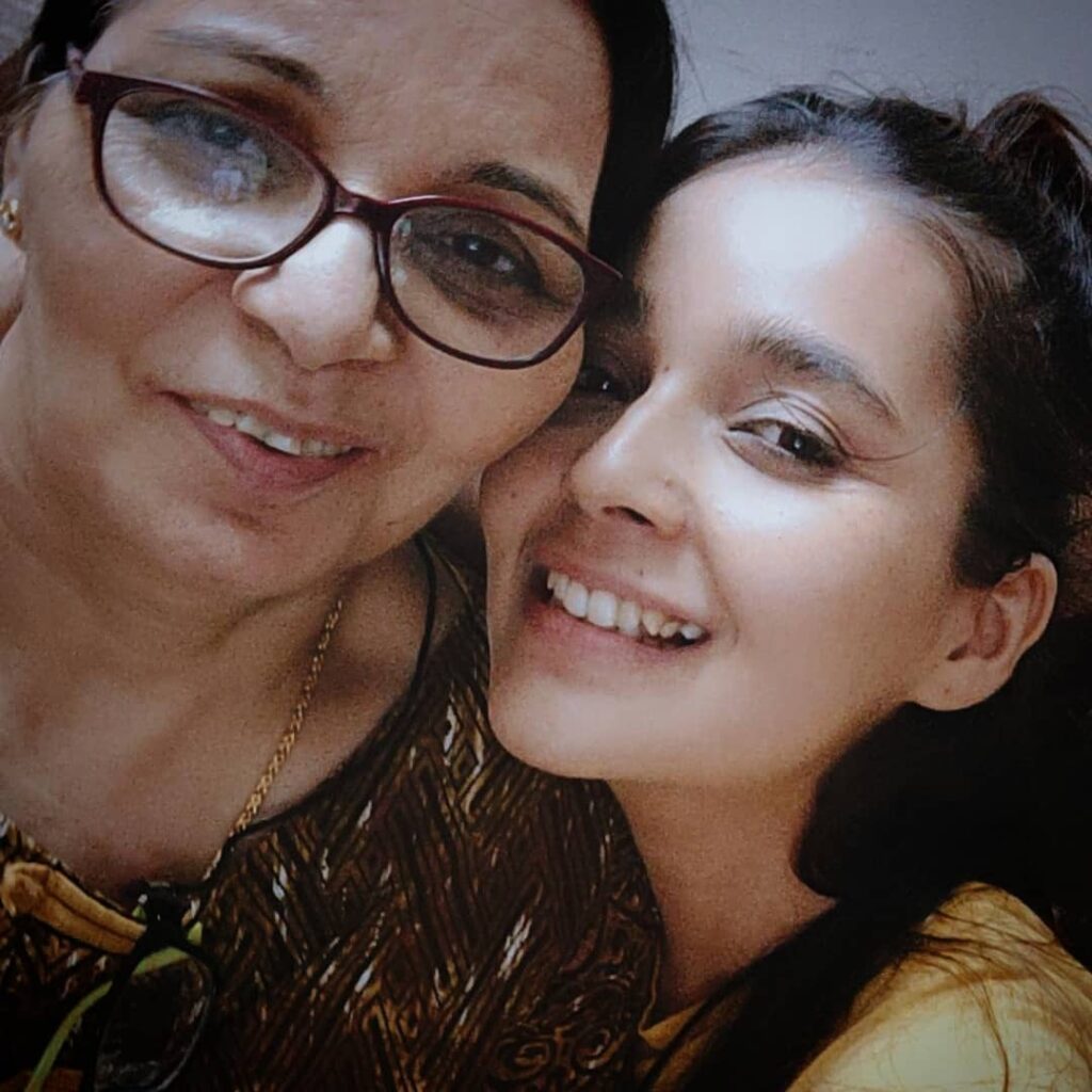 Mansi Srivastava with mother