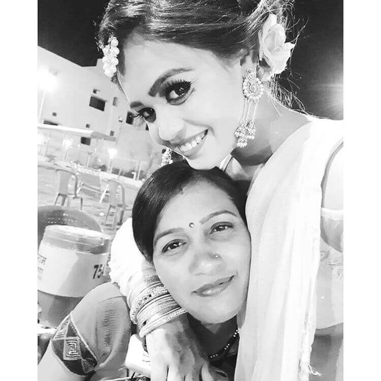 Sapna Devalkar with mother