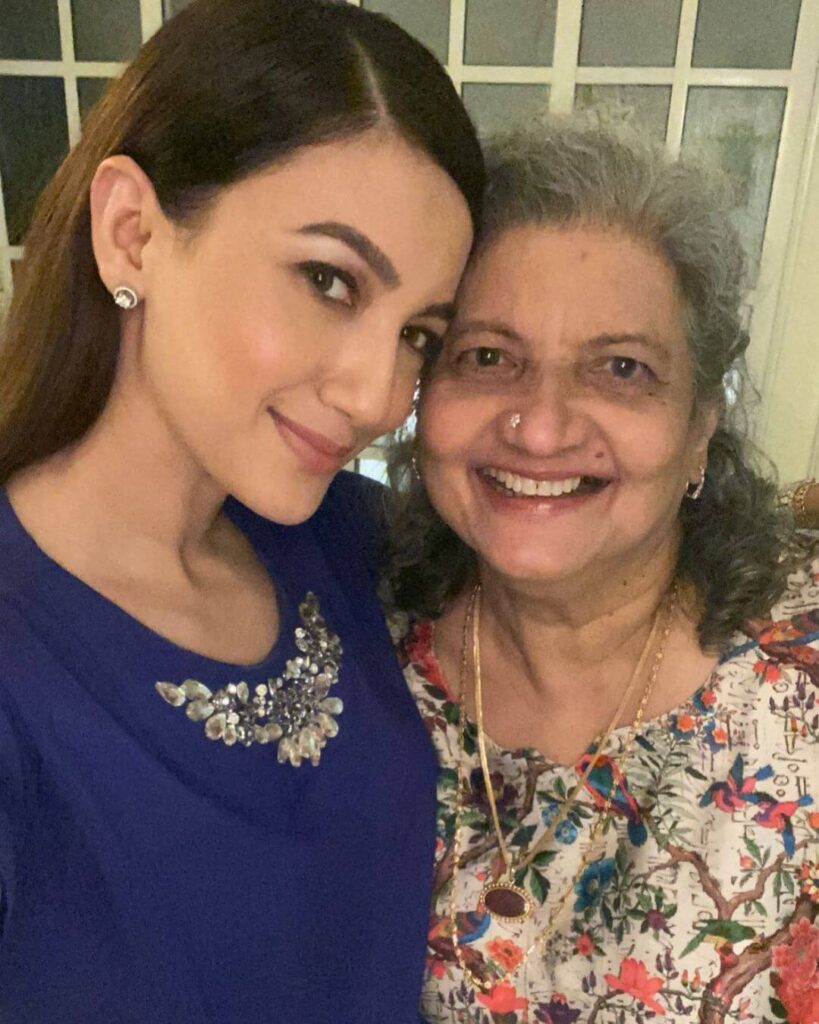 Gauahar Khan with mother