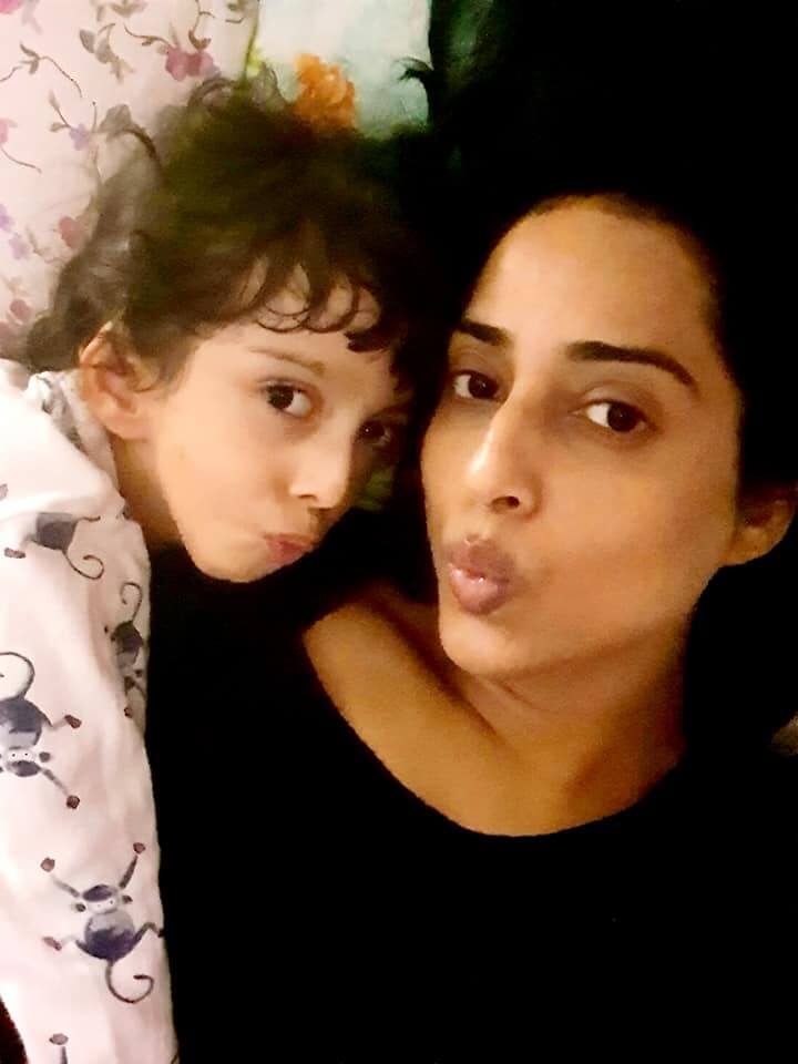 Mahie Gill with daughter Veronica