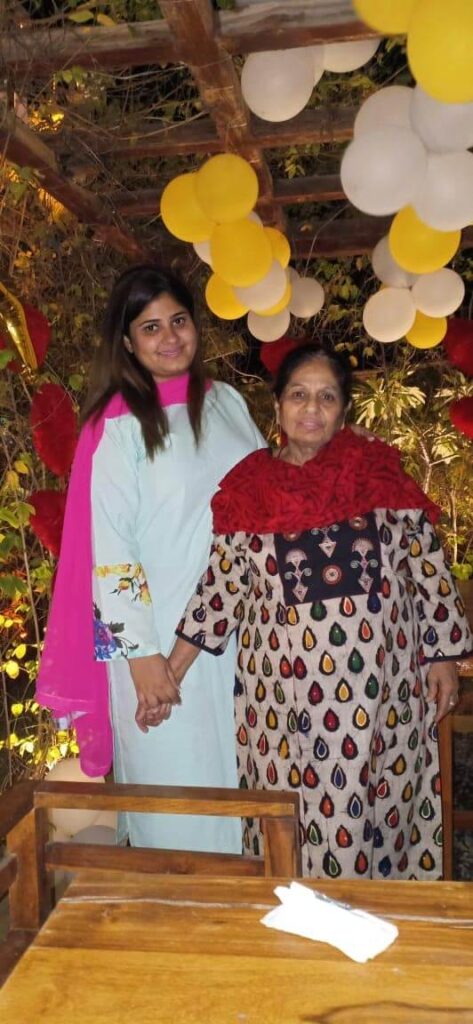 Neha Shree with mother