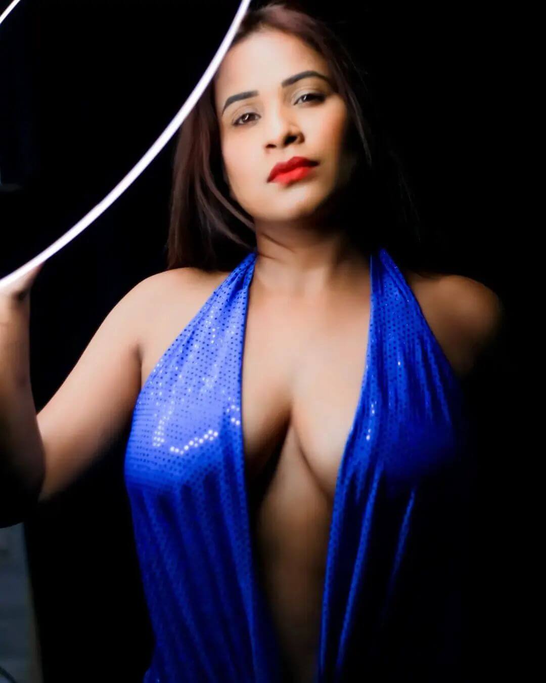 Actress Muskaan Agarwal in dark blue sexy outfit