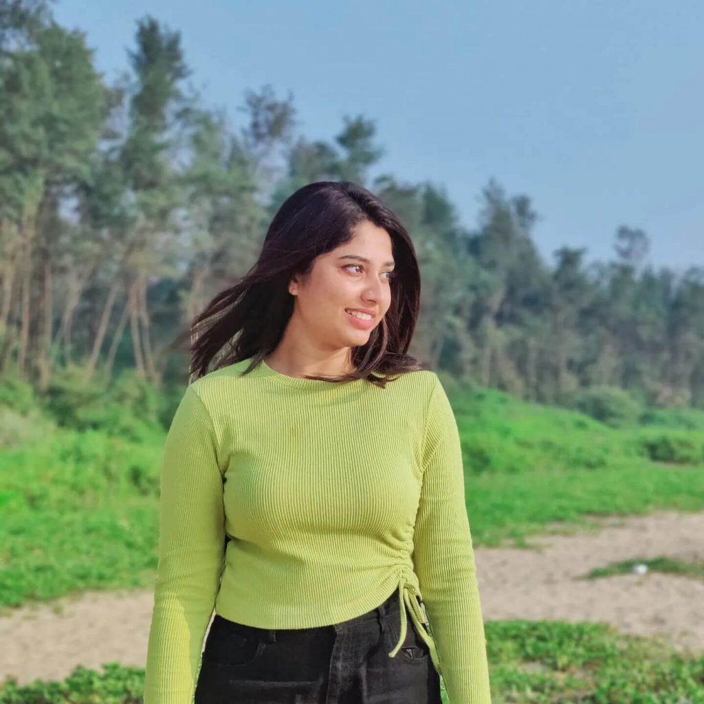 Actress Shisna Johnson in olive green top