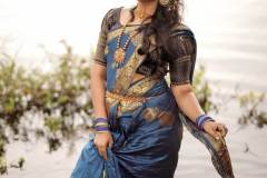 Stylish-photos-of-Namam-Japikunna-Veedu-actress-Swathy-Nithyanand-7