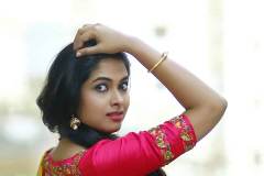 Divi-Vadthya-Bio-Age-Husband-Wiki-Height-Movies-Photos-2