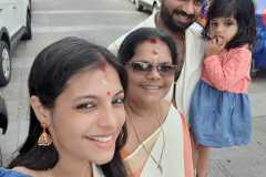 Santhi-Mayadevi-with-family