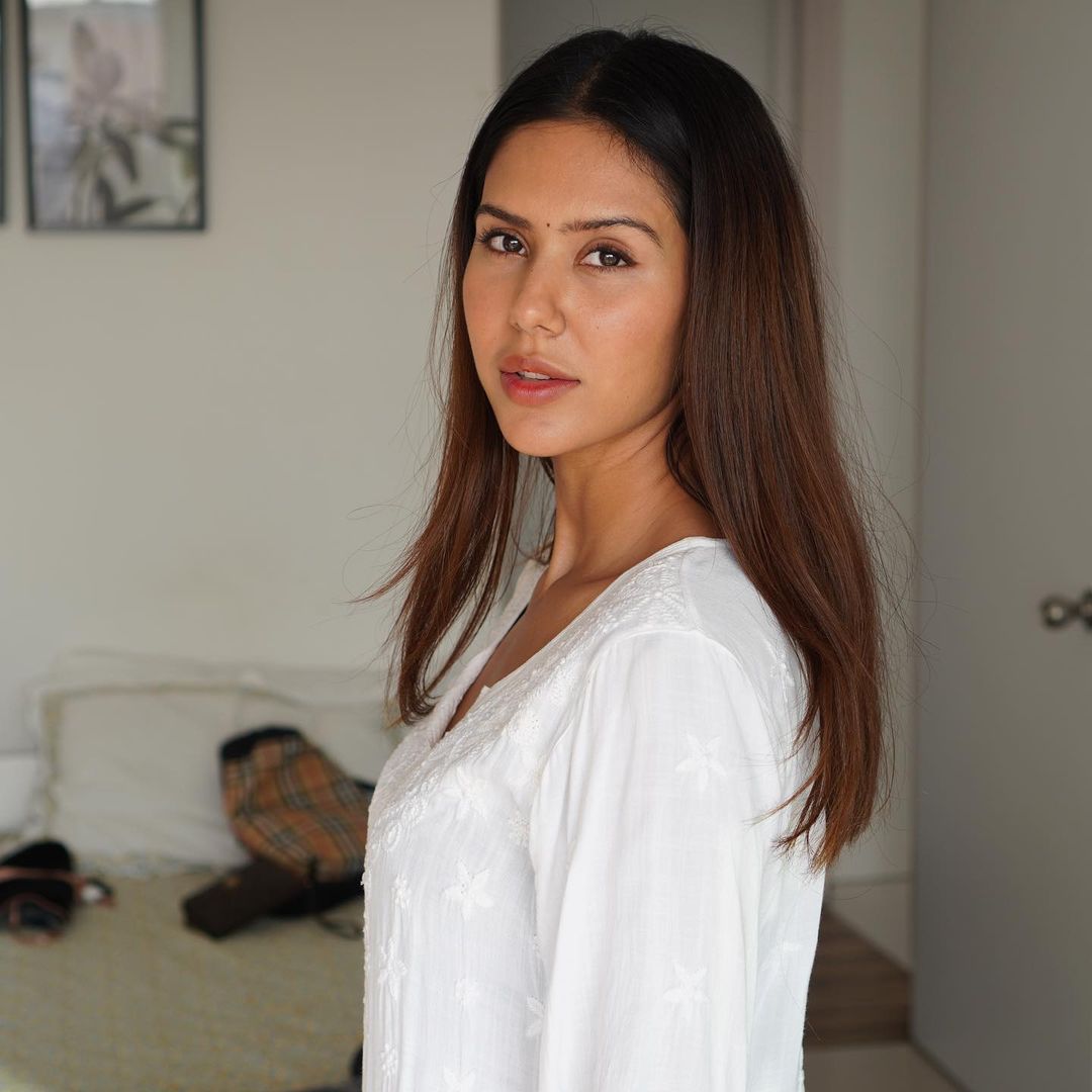 Sonam Bajwa Wiki Age Bio Movies Husband Height Photos 