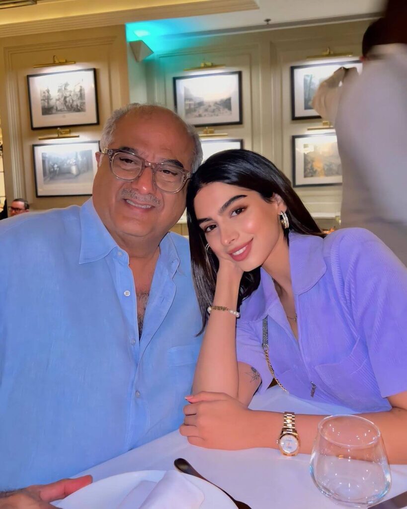 Khushi Kapoor with father