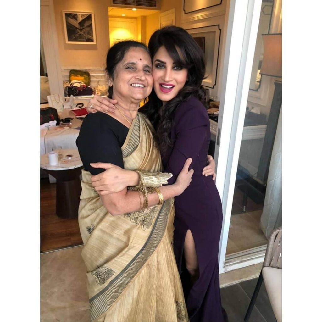 Smita Gondkar with mother