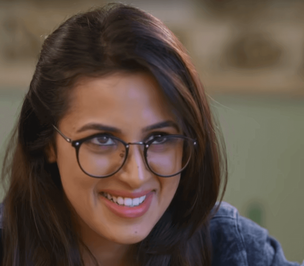 Diksha Juneja in Girlfriend Chor Web Series Review (2020) MX Player 