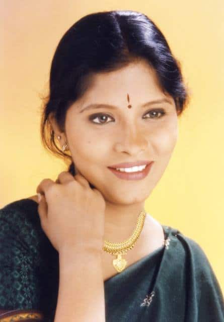 Madhavi Juvekar Actress Photos