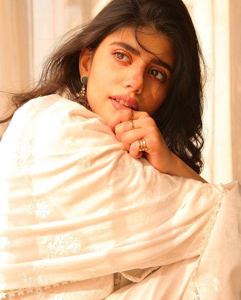 Sanjana Sanghi Photos