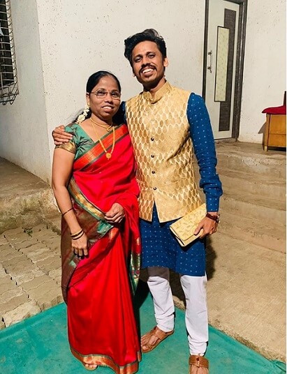Prithvik Pratap with mother