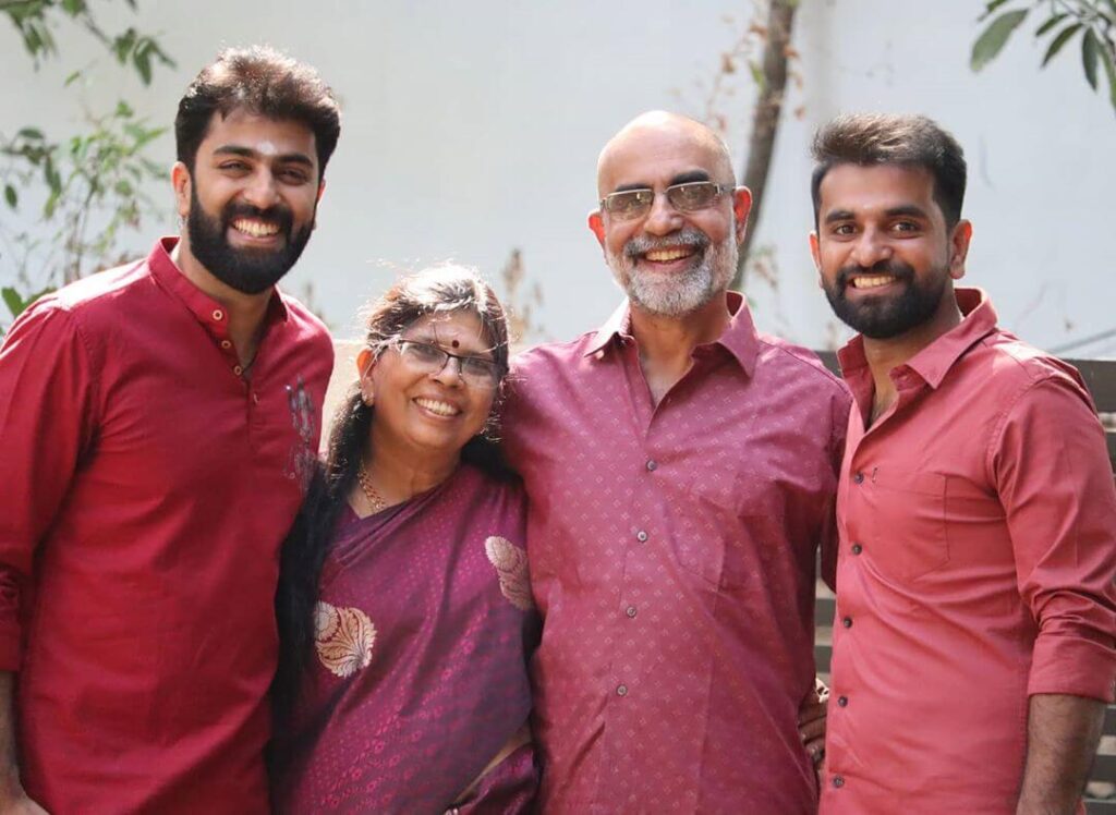 Govind Padmasoorya with family