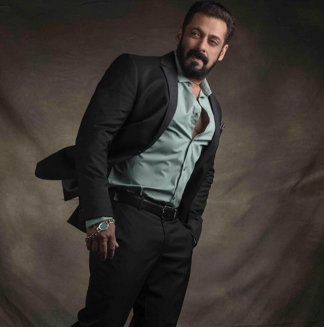 Salman Khan stylish look in suit