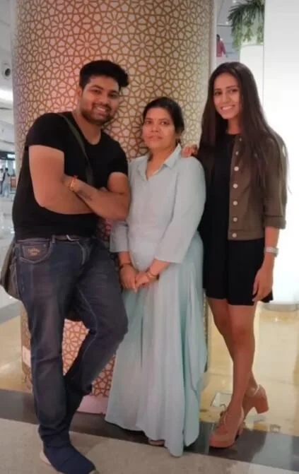 Satakshi Shorya with mother and brother