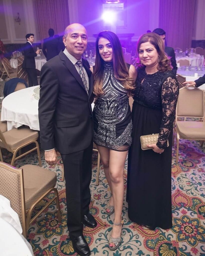 Riana Lalwani with parents