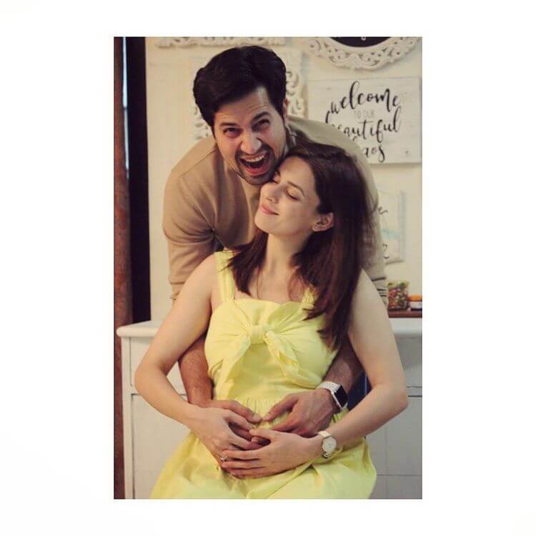 Sumeet Vyas with wife