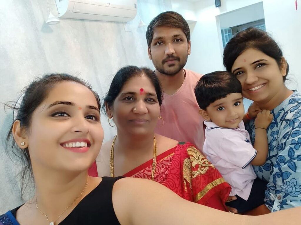 Kajal Raghwani with family