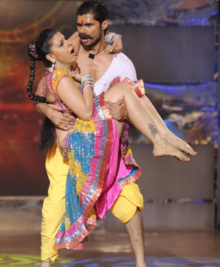 Sambhavna Seth with husband in dance show