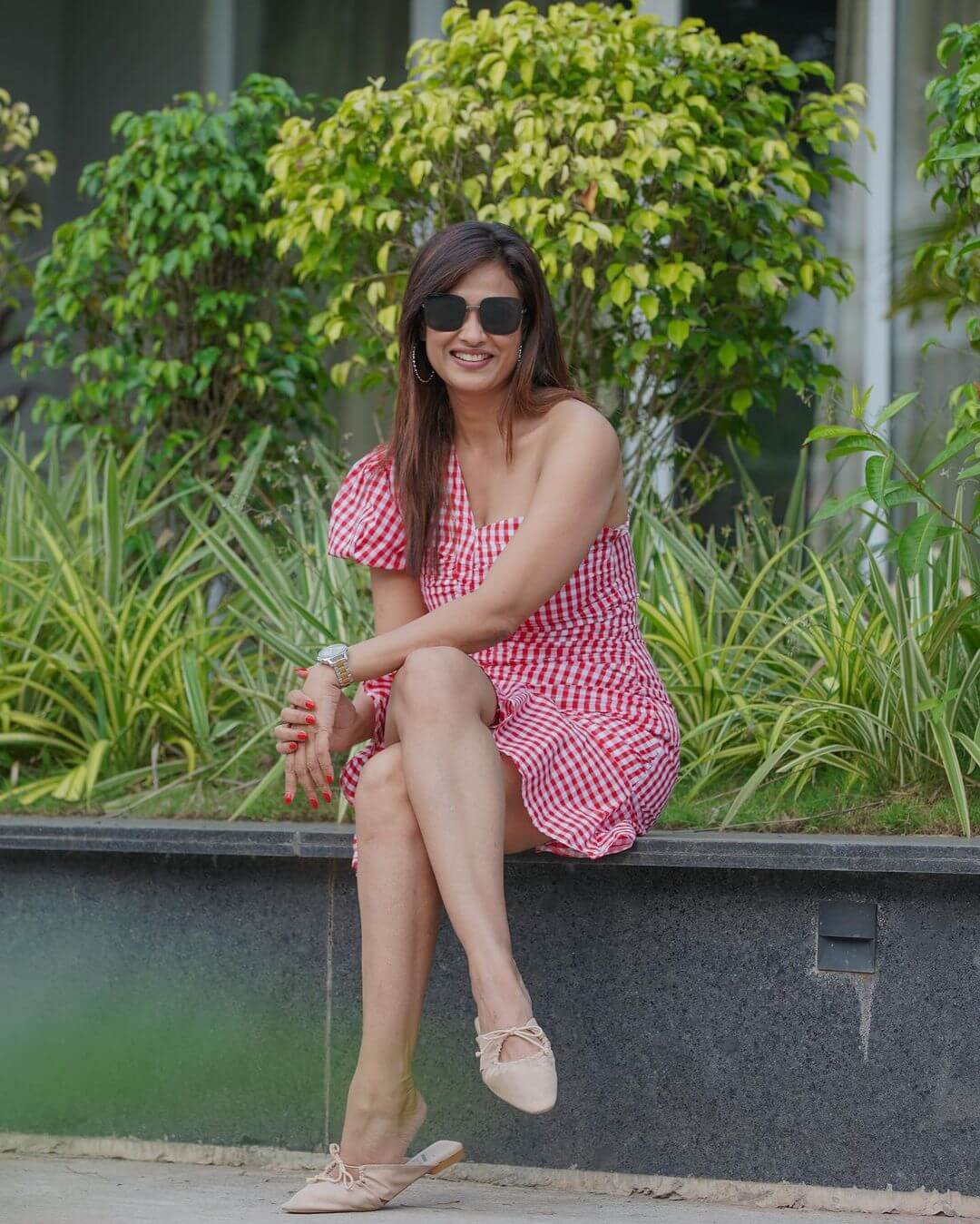 Shweta Tiwari in pink sexy outfit