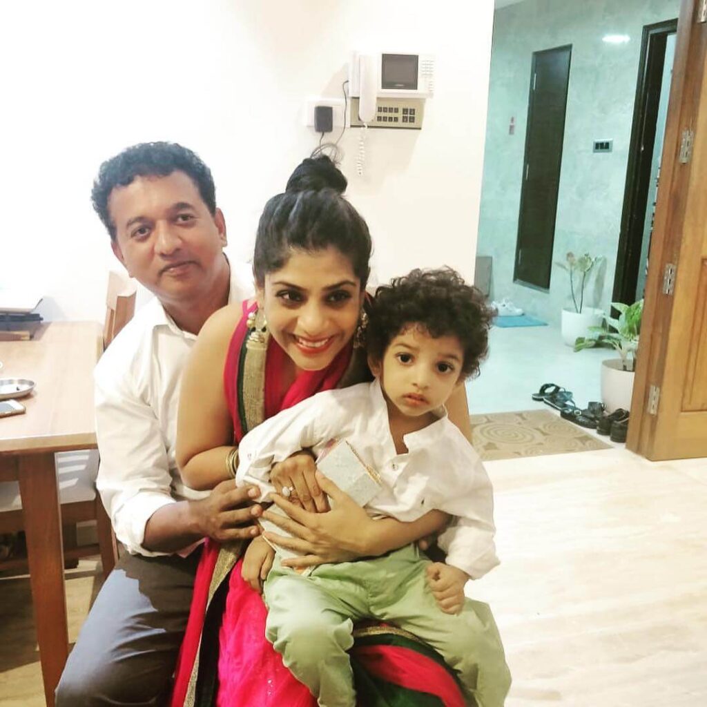 Aditi Sarangdhar with family