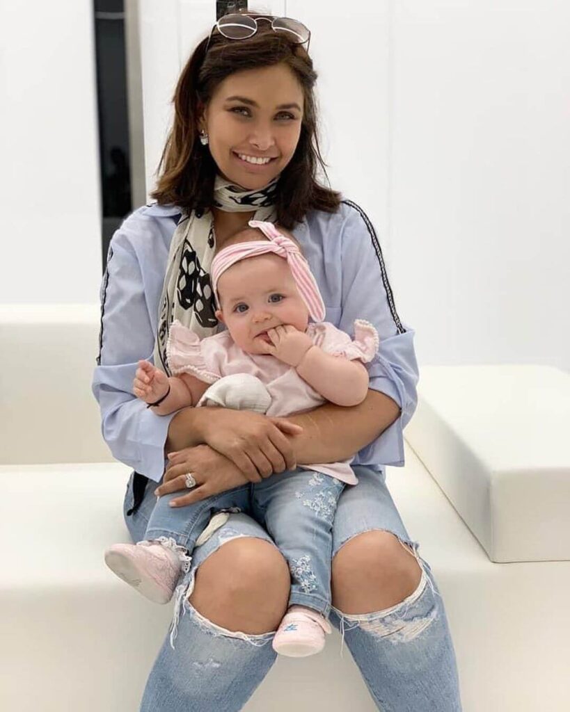 Lisa Ray with daughter