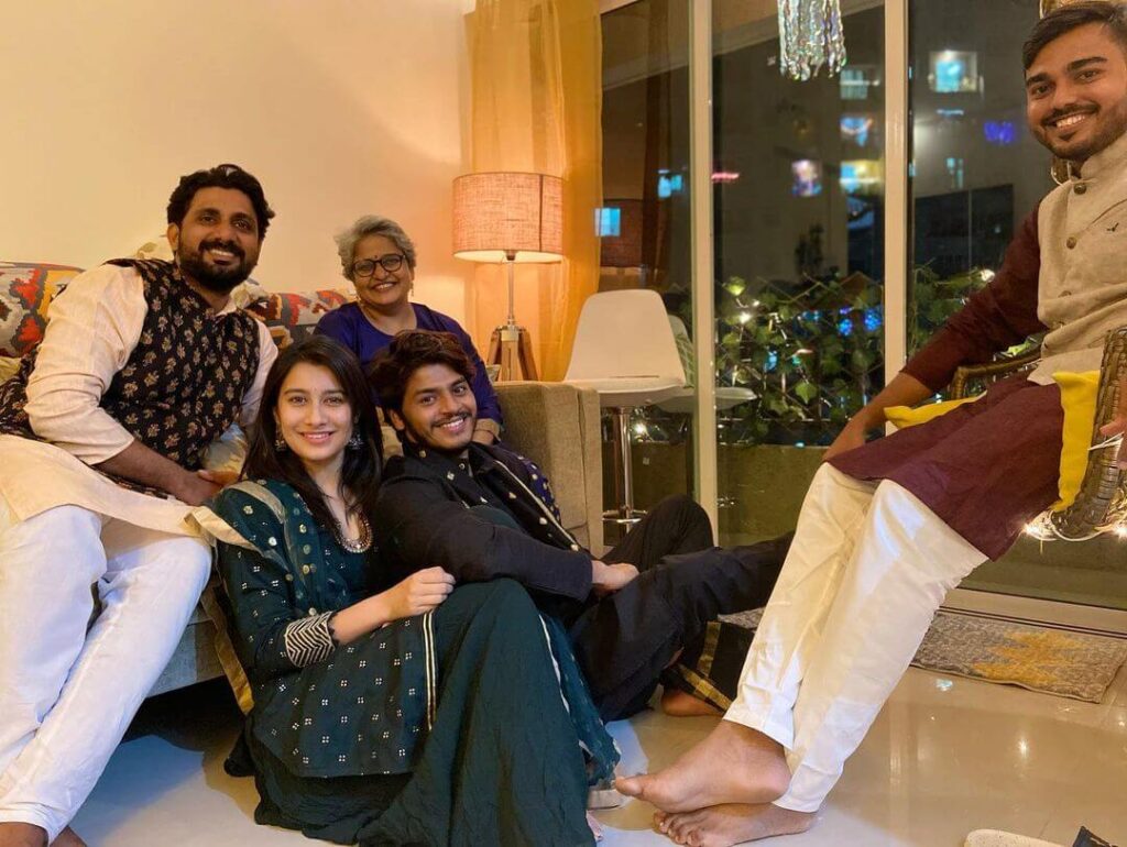 Nakshatra Medhekar with family