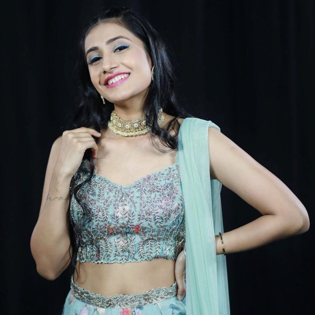 Dhanashree Verma in Oye Hoye Hoye Music Video