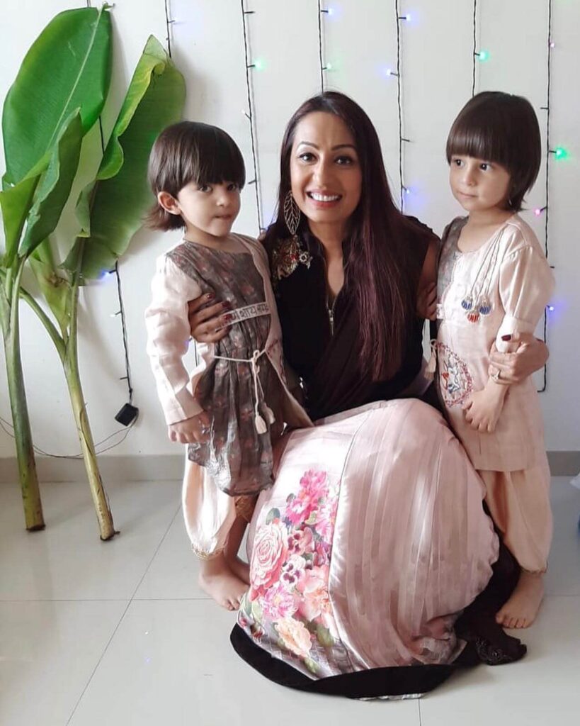 Kashmera Shah with sons