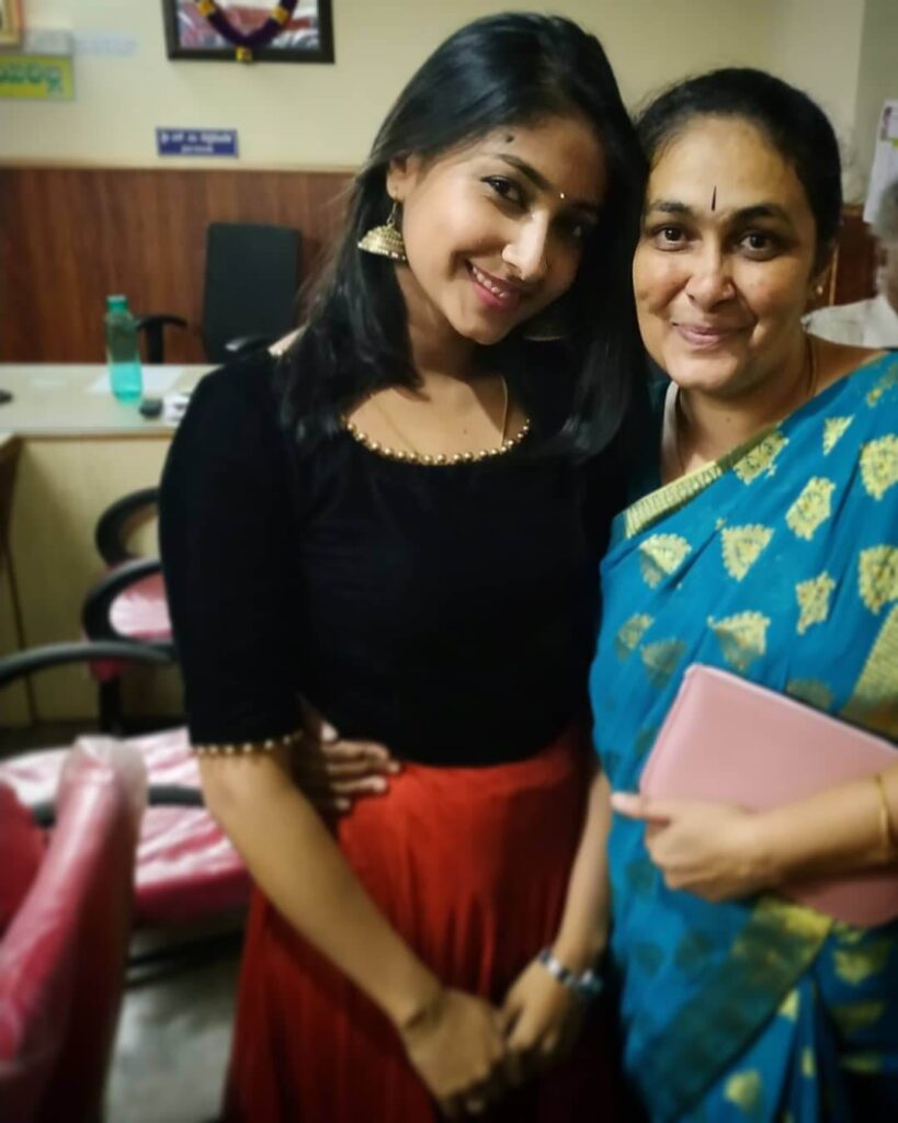 Archana Jois with mother