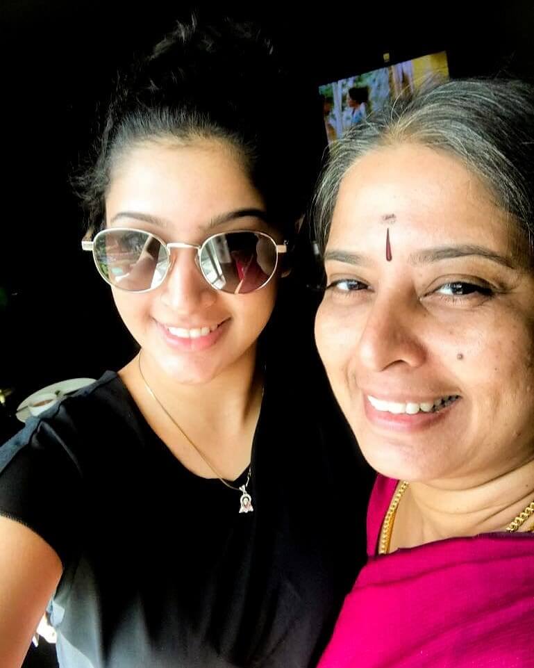 Tanya Ravichandran with mother