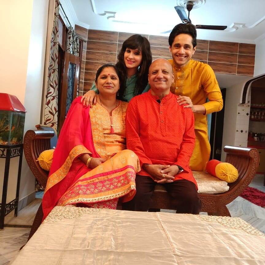 Anshul Pandey with family