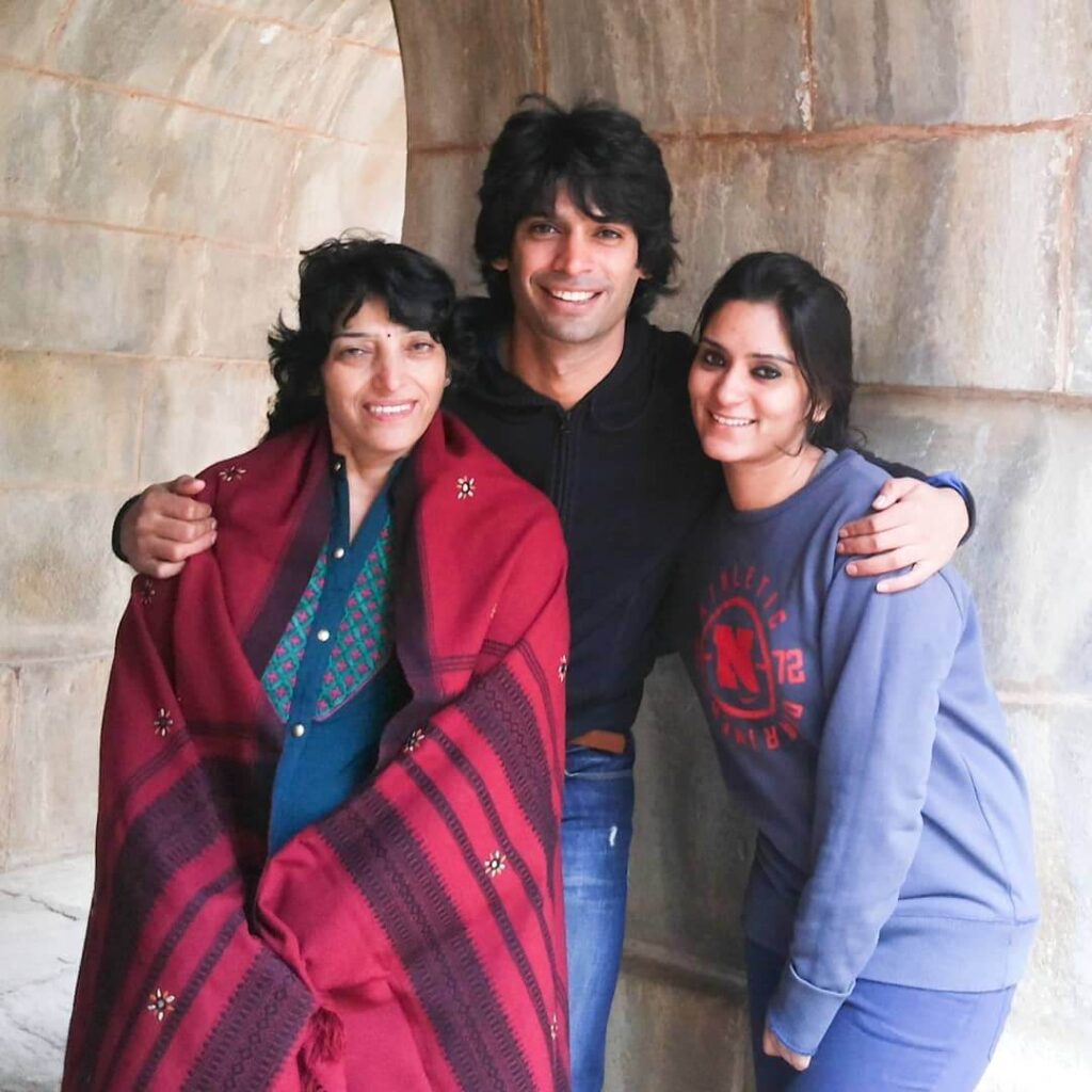 Gaurav Arora with mother and sister