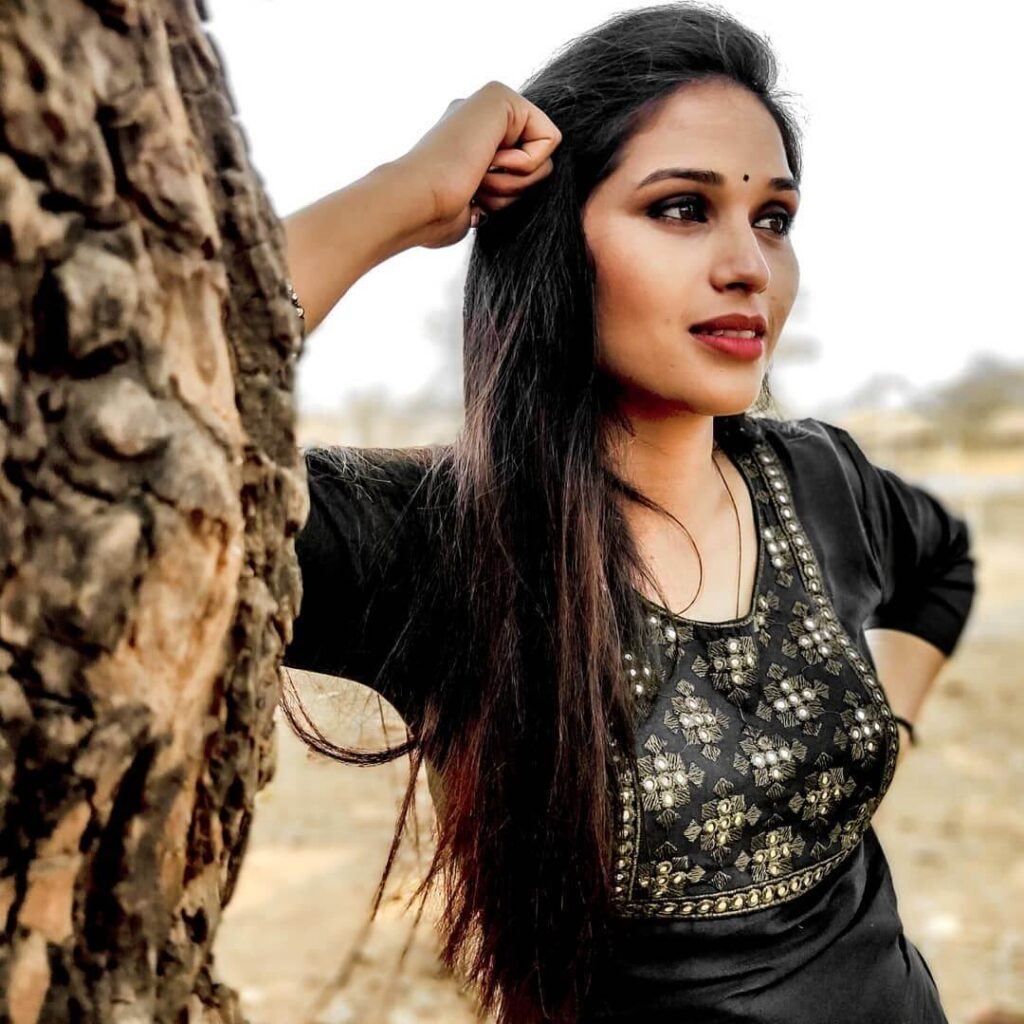 Ishika Yadav in Raja Rani Music Video
