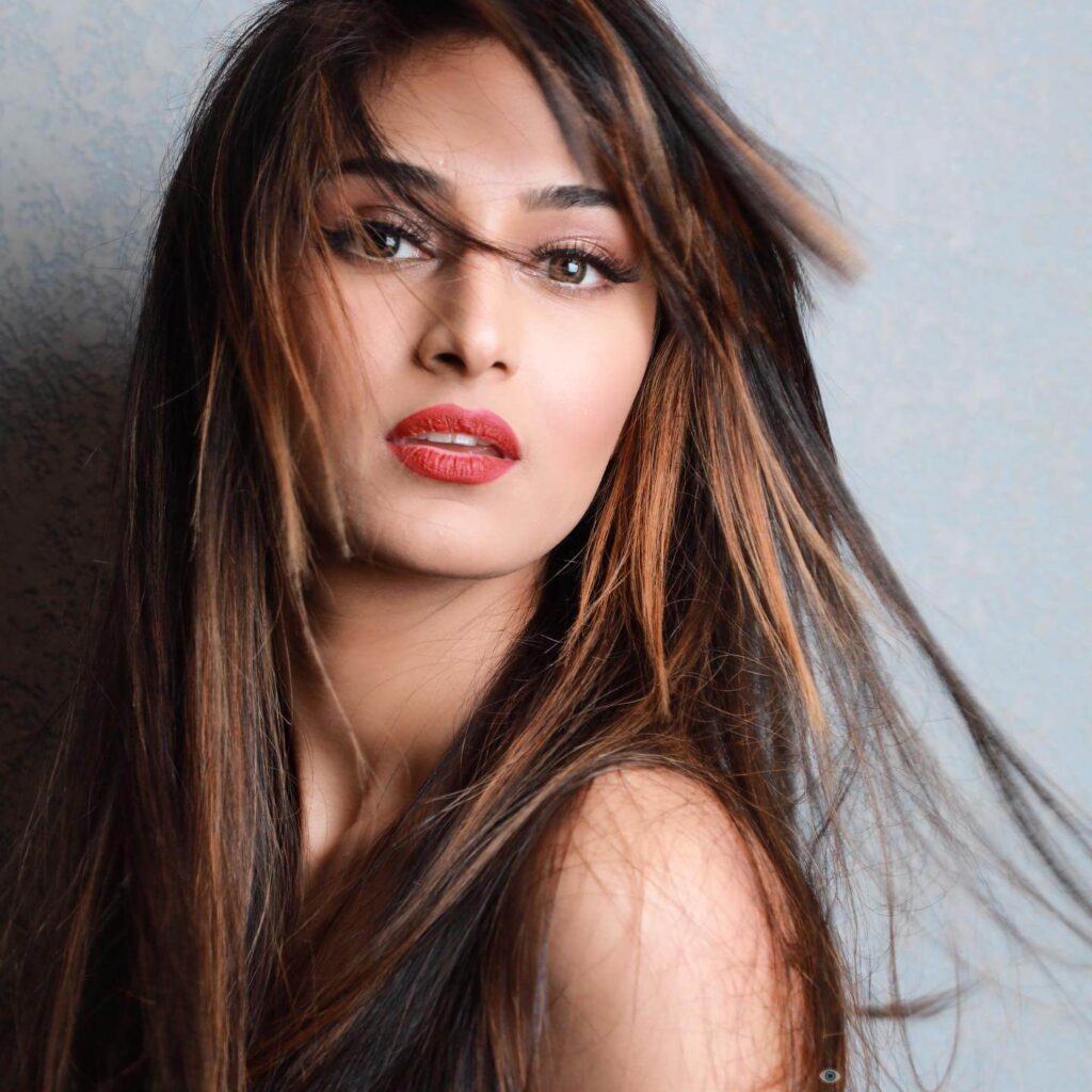 Erica Fernandes Picture