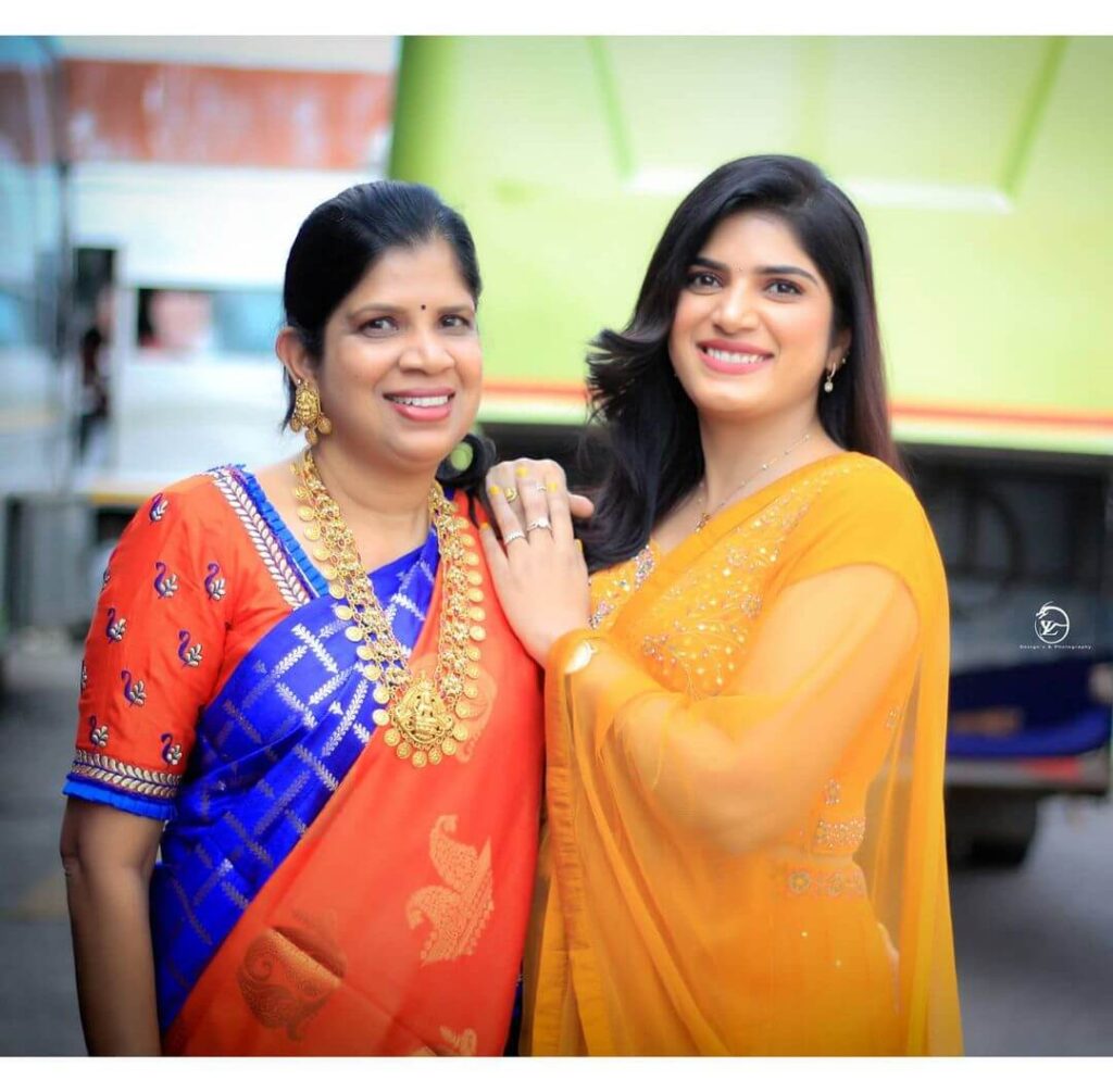 Deepti Nallamothu with mother