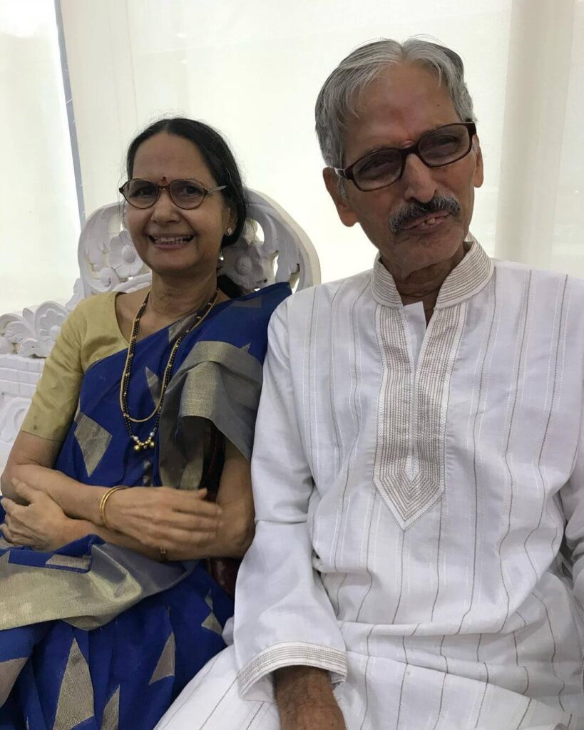 Priya Bapat parents