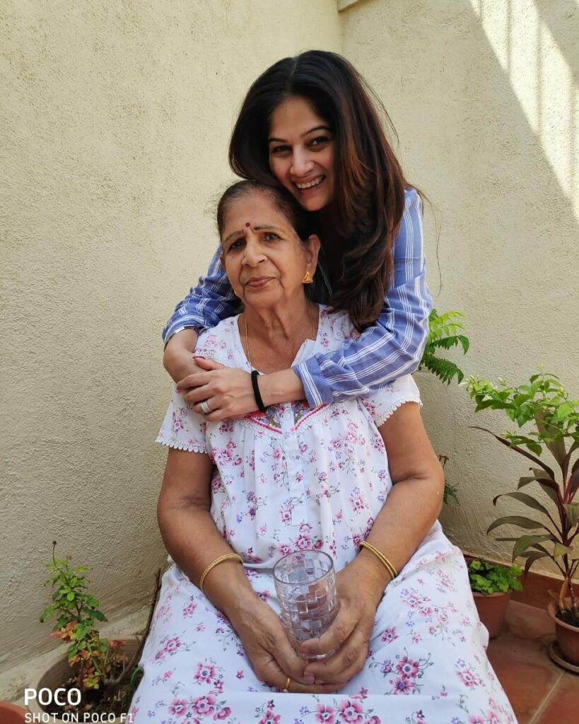 Resham Tipnis with mother