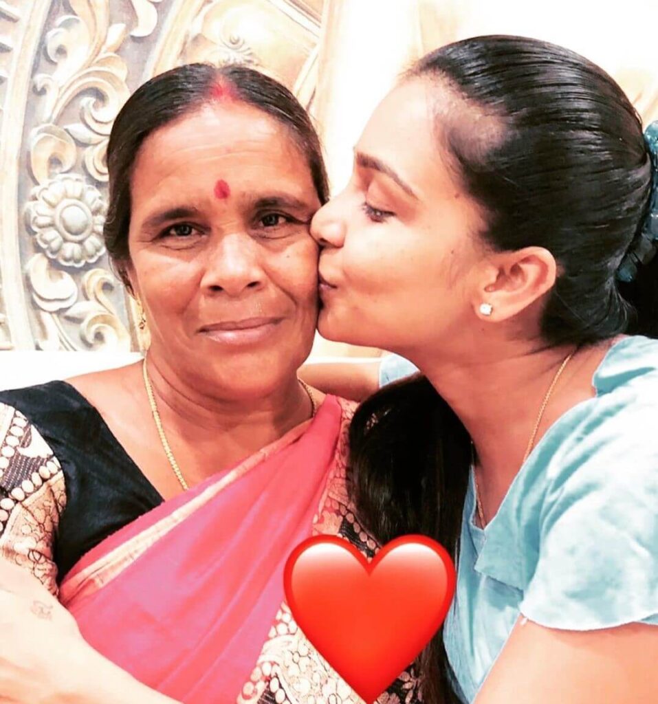 Sanjana Anne with mother