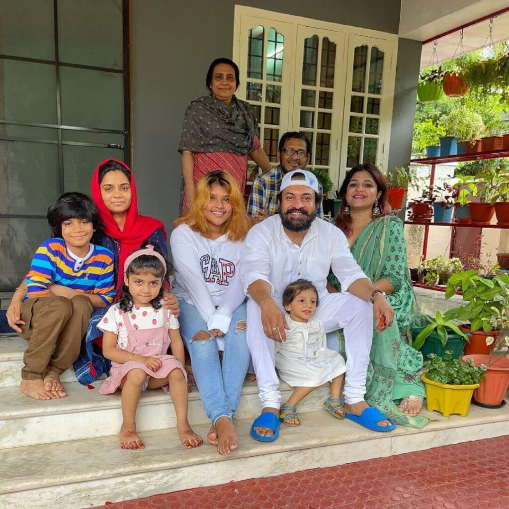 Soubin Shahir with family