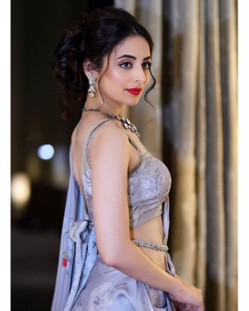 Zoya Afroz in sexy outfit