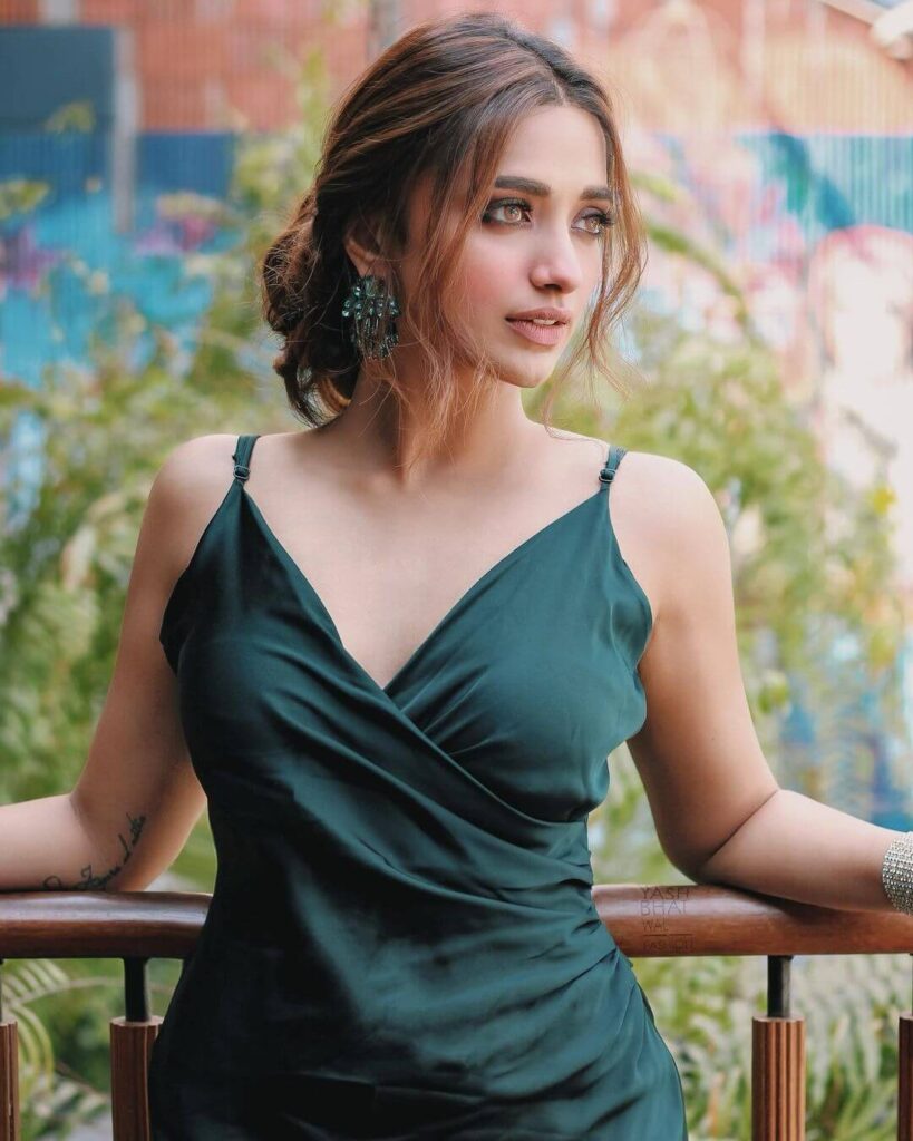 Jiya Shankar in sexy green gown