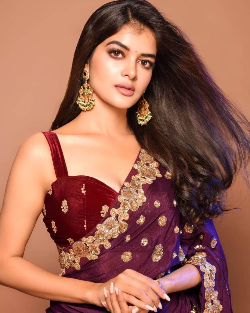 Madhumita Sarcar in sexy saree