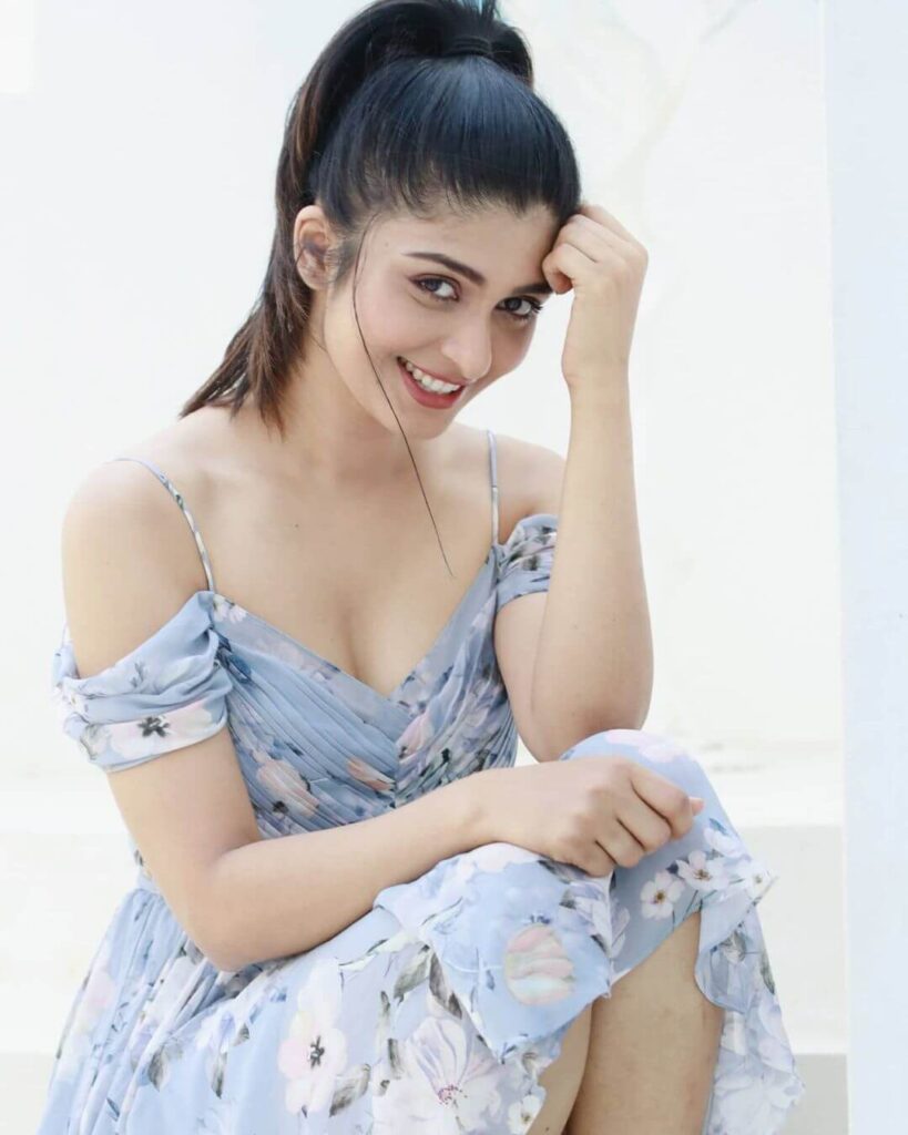 Aditi Prabhudeva in sexy outfit