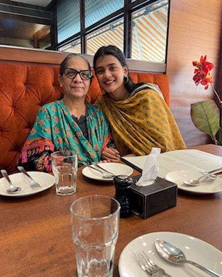 Hebah Patel with mother