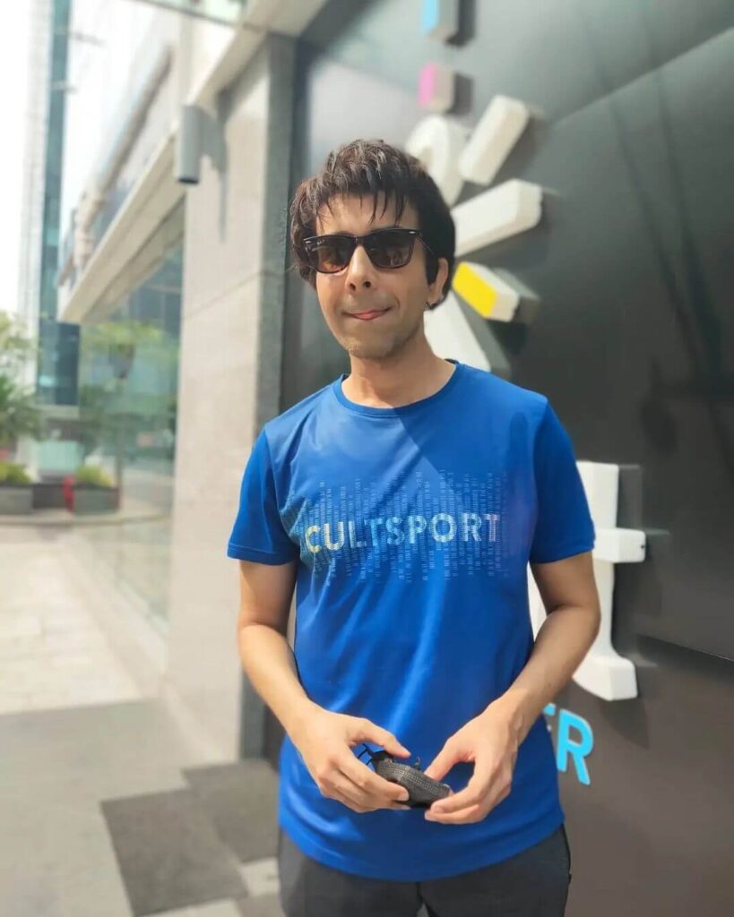 Naveen Kasturia in blue tshirt 