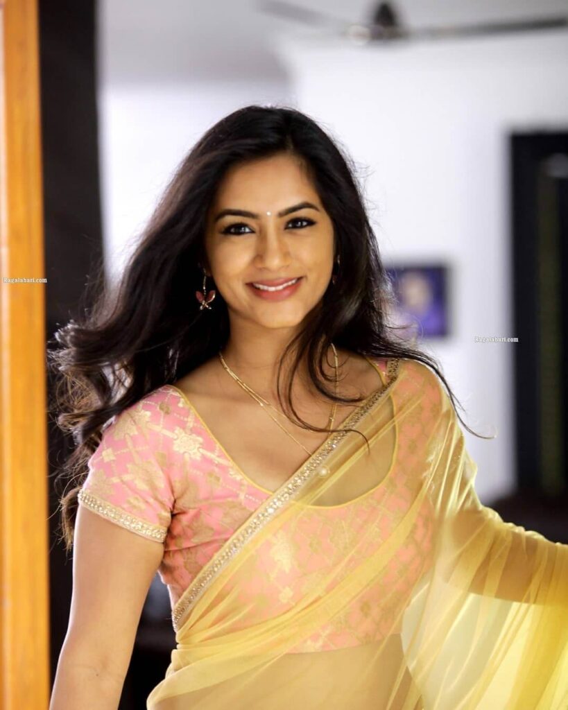 Neha Krishna in saree sexy look