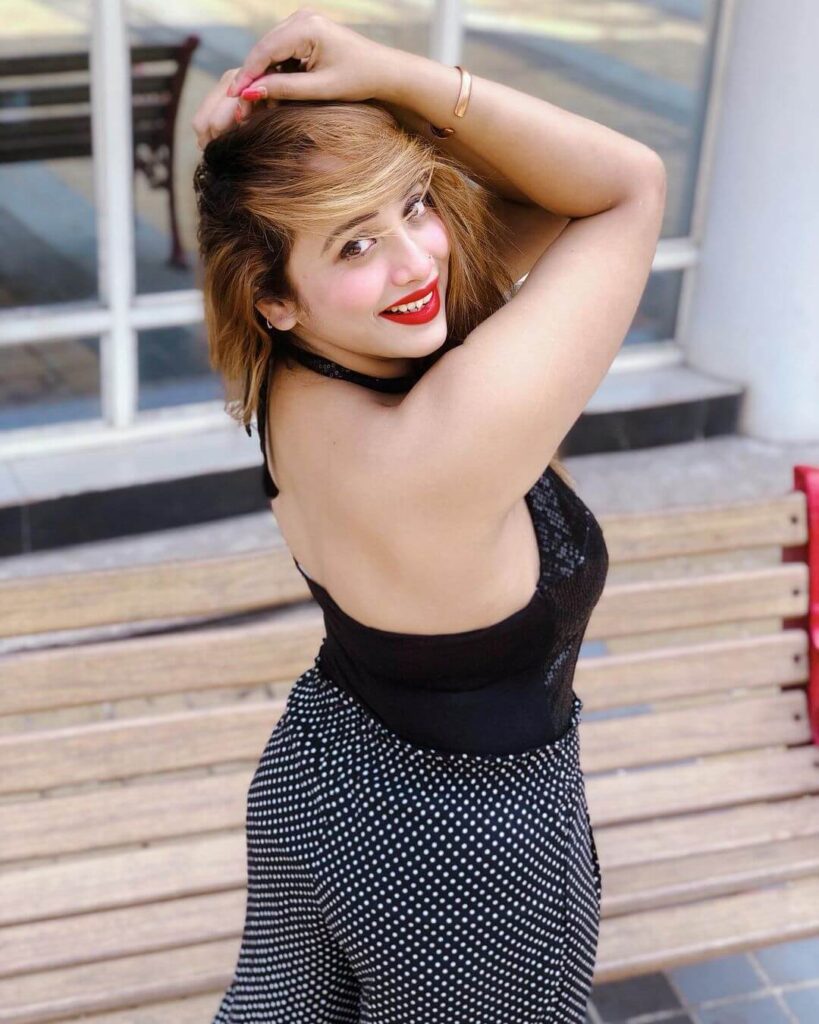 Rani Chatterjee in black outfit