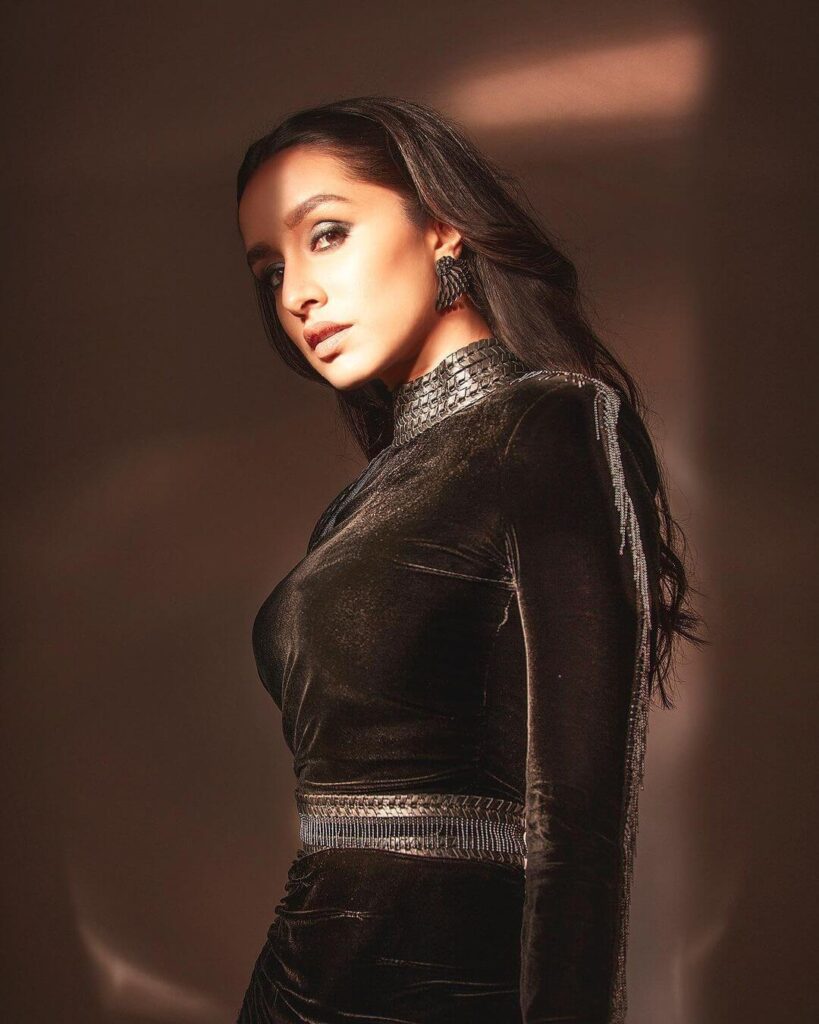 Shraddha Kapoor in sexy black outfit